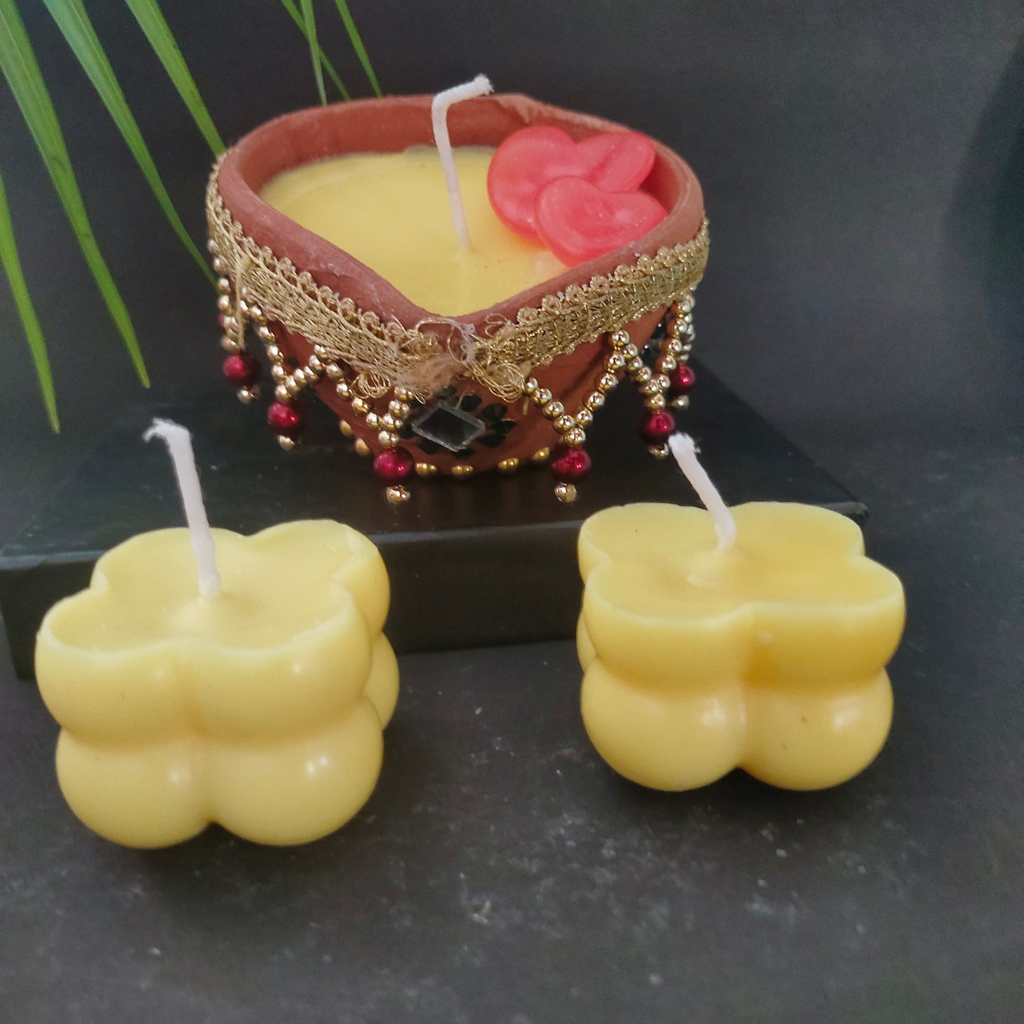 Hand Made Diya With Pair of 2 Small Yellow Bubbles aroma Candles